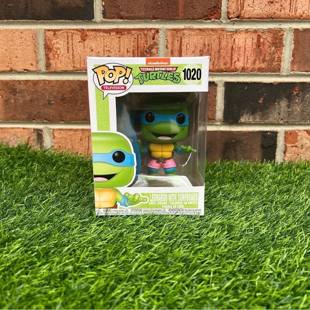 LEONARDO with SURFBOARD Funko Pop! #1020 TMNT SDCC